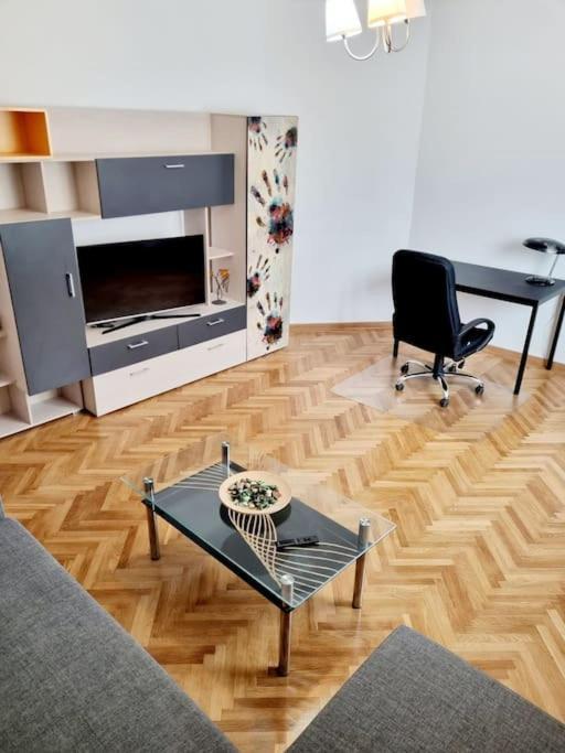 Cozy Apartment Near City Center 부쿠레슈티 외부 사진
